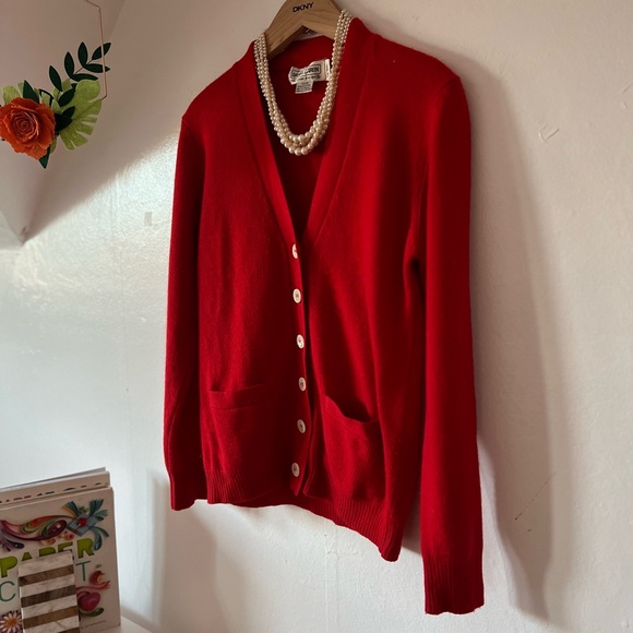 EUC VTG Cashmere Cherry Red Cardigan Daniel Caron 90s - Picture 2 of 9